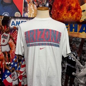 Vintage‎ 90s Nike Arizona Wildcats NCAA Basketball T Shirt Mens White Tee Sz XL